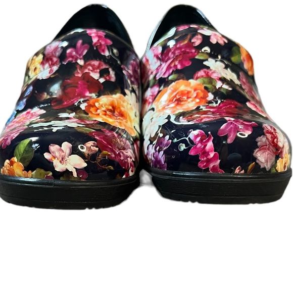 Floral Clogs - Picture 2 of 6